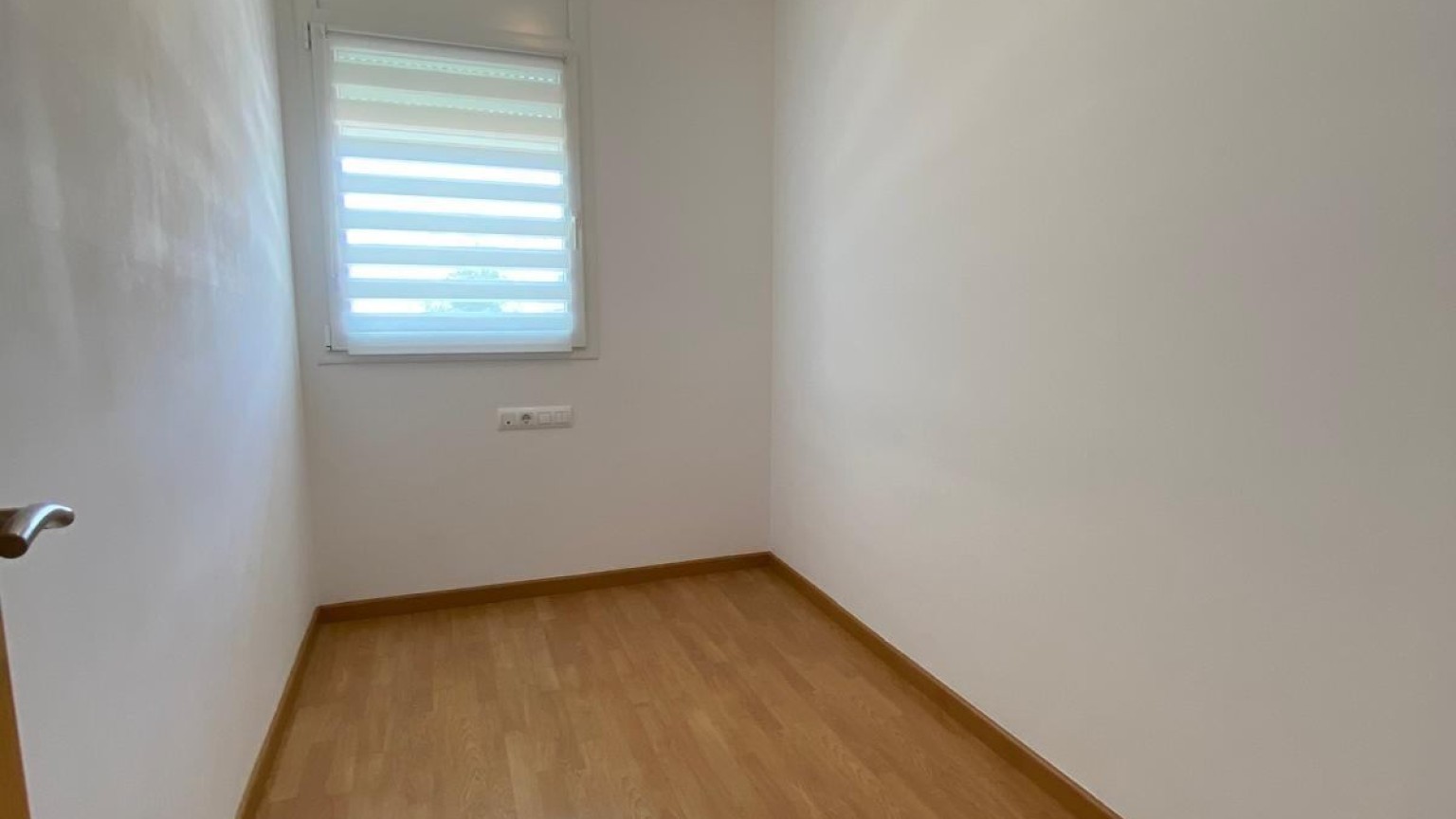 Flat in Empuriabrava with two bedrooms, parking and communal swimming pool