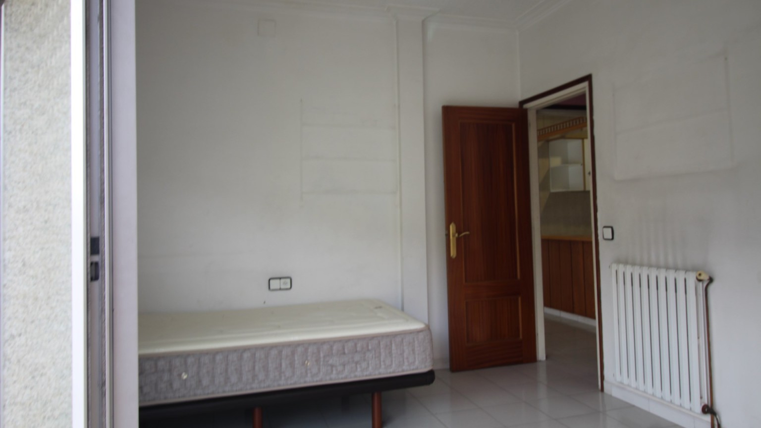 House for sale with dwelling and premises for boarding, in the Eixample area of Figueres