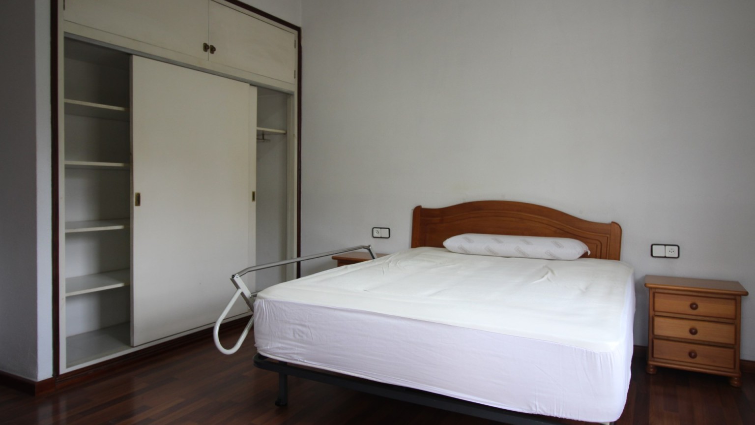 House for sale with dwelling and premises for boarding, in the Eixample area of Figueres