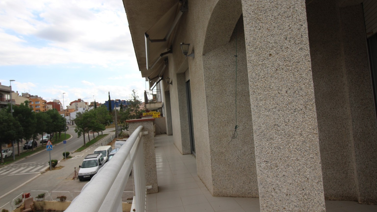 House for sale with dwelling and premises for boarding, in the Eixample area of Figueres