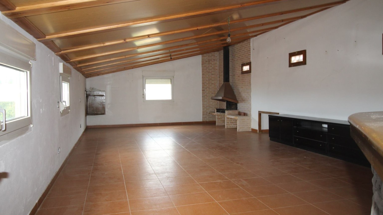 House for sale with dwelling and premises for boarding, in the Eixample area of Figueres