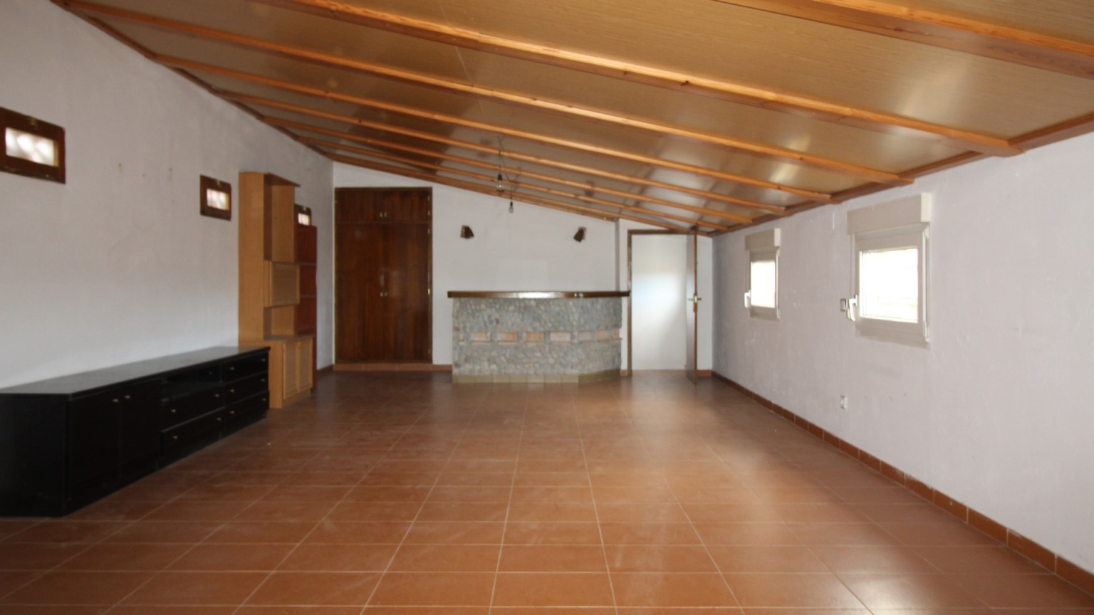 House for sale with dwelling and premises for boarding, in the Eixample area of Figueres
