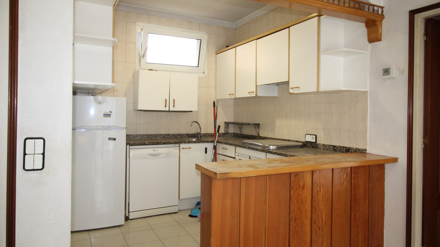 House for sale with dwelling and premises for boarding, in the Eixample area of Figueres