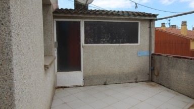 House for sale with dwelling and premises for boarding, in the Eixample area of Figueres