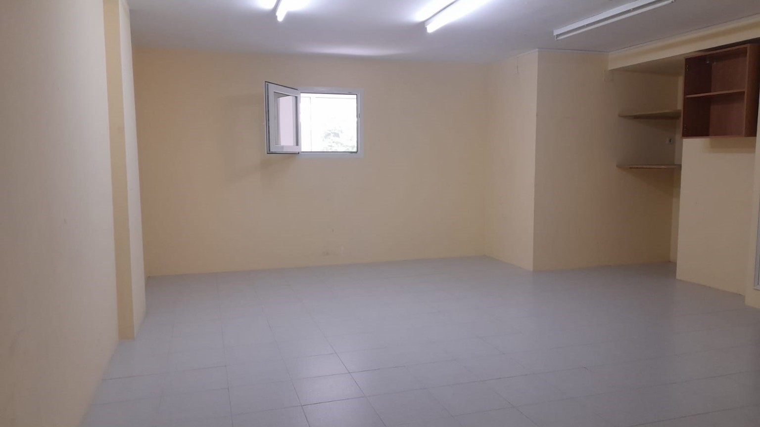 Excelente local comercial en venta, zona Horta Capallera de Figueres