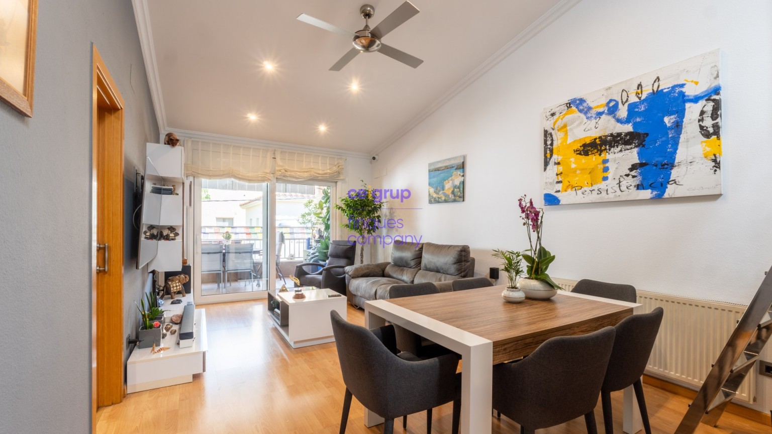 Maison Jumelée en vente avec garage au Port de Llançà. 