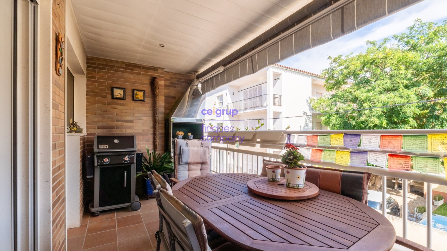 Maison Jumelée en vente avec garage au Port de Llançà. 