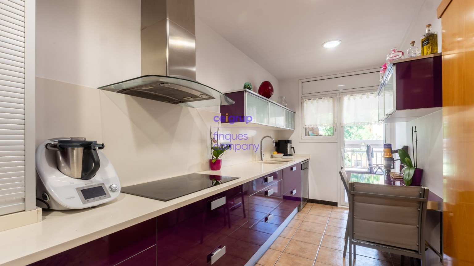 Maison Jumelée en vente avec garage au Port de Llançà. 