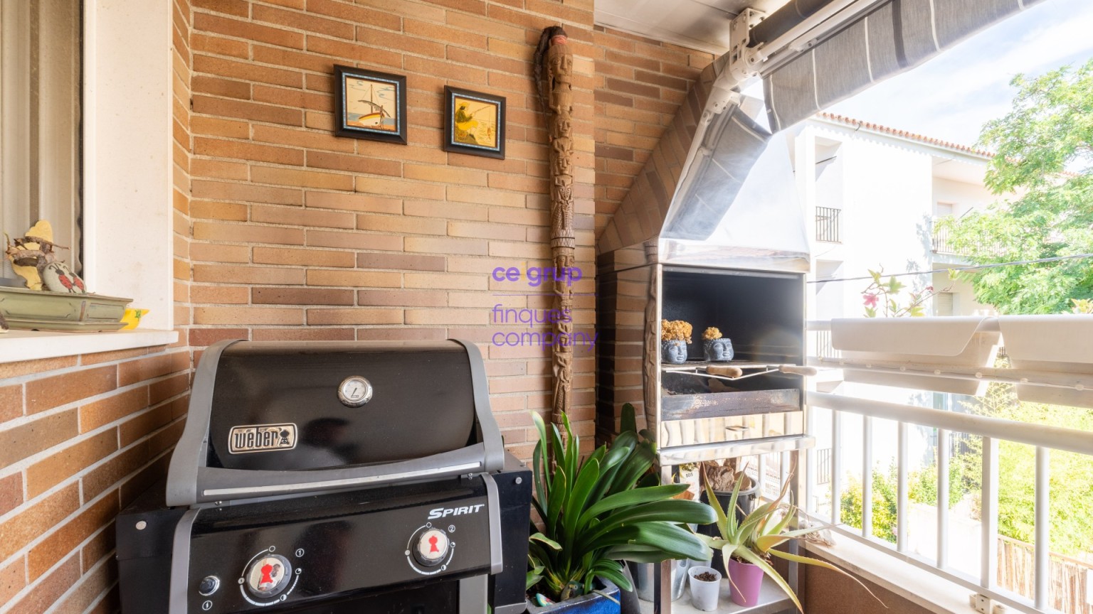 Maison Jumelée en vente avec garage au Port de Llançà. 