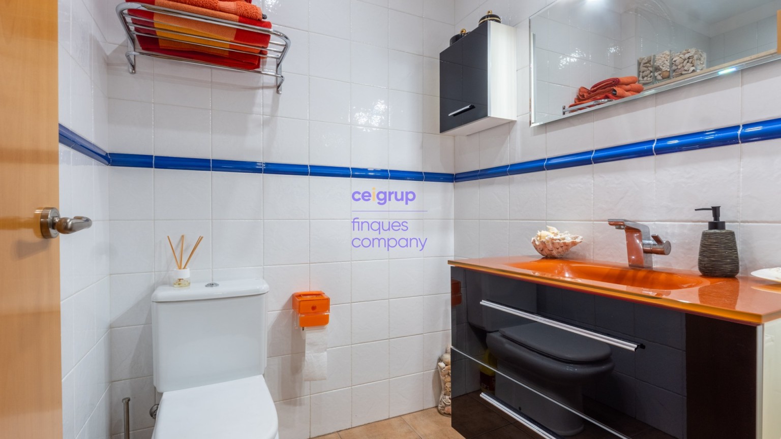 Maison Jumelée en vente avec garage au Port de Llançà. 