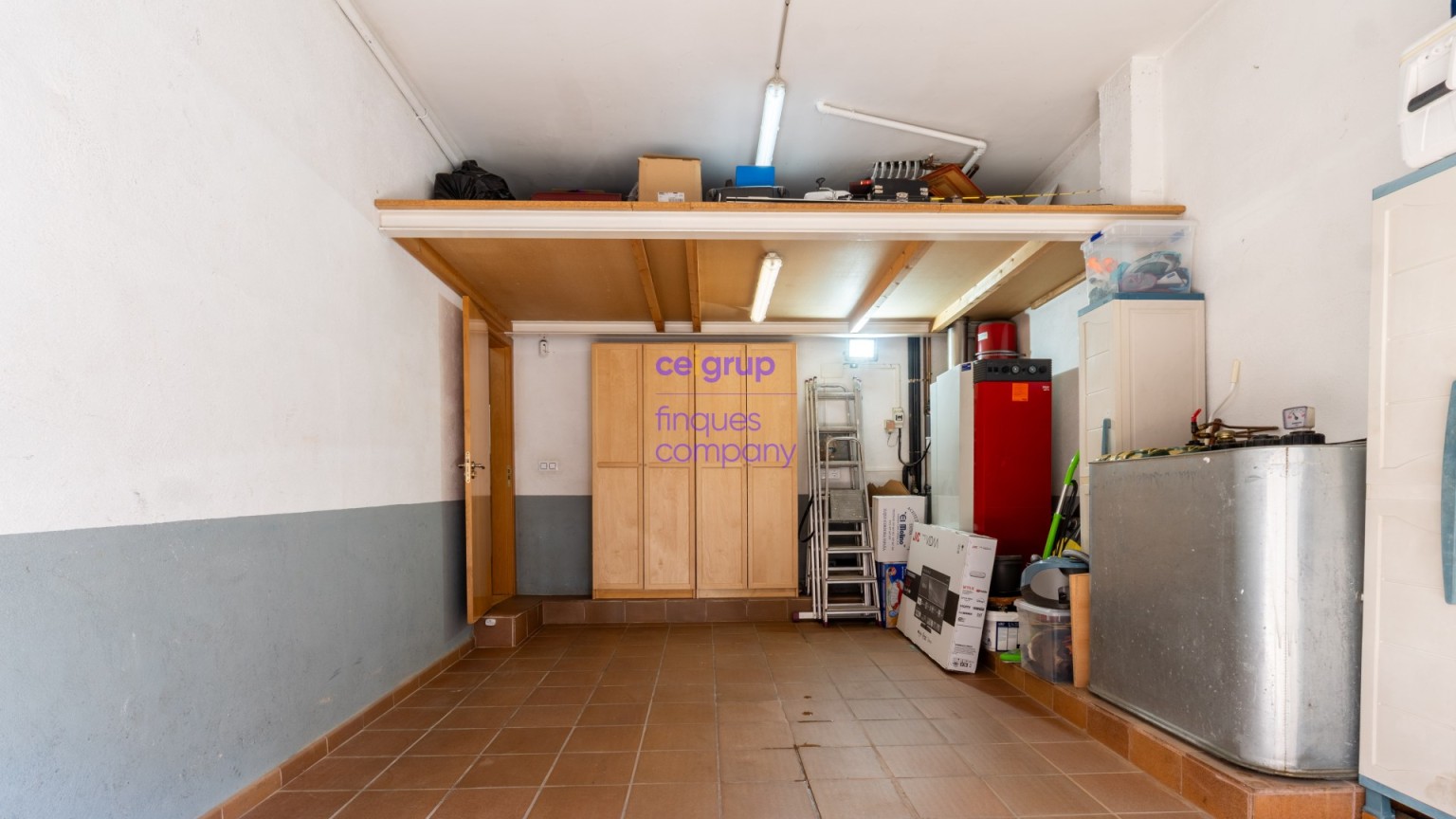 Maison Jumelée en vente avec garage au Port de Llançà. 