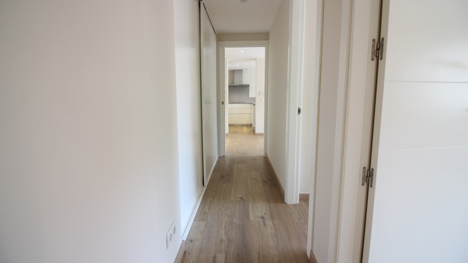 Flat for sale with terrace and sea view