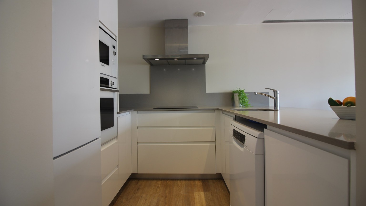 Flat for sale with terrace and sea view