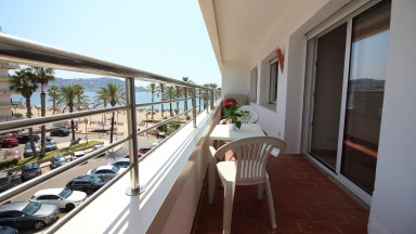 Flat for sale with terrace and sea view