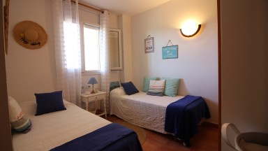 APARTAMENTO CON TERRAZA EN ROSES