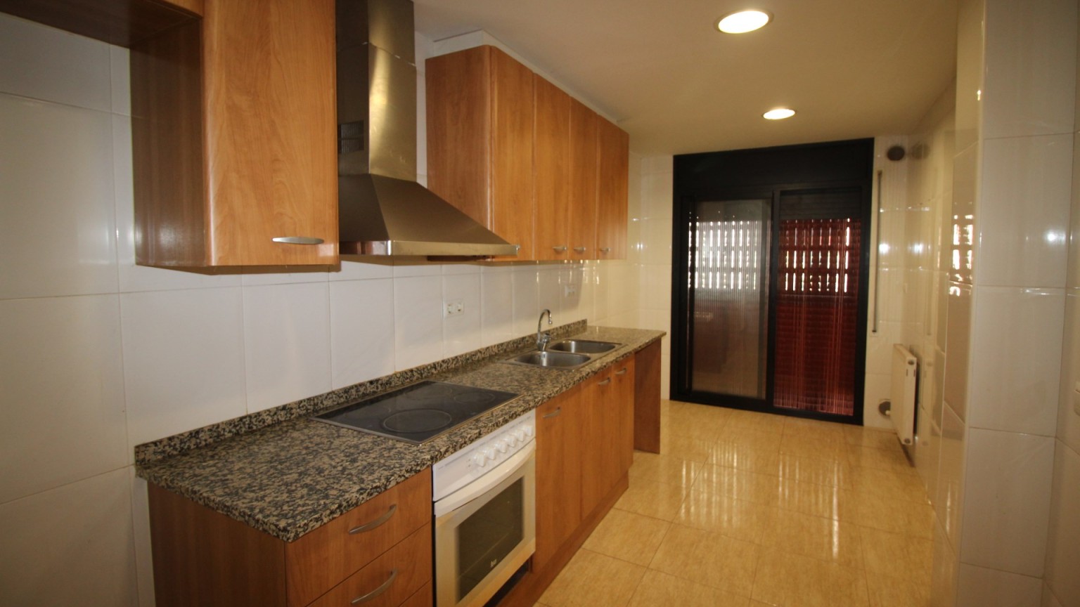 Pis en venda a Figueres, a prop del centre, 3 habitacions, pàrquing i traster.