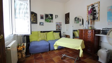 Casa en venda, zona Els Grecs amb 4 dormitoris i 3 banys.