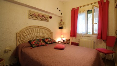 Casa en venda, zona Els Grecs amb 4 dormitoris i 3 banys.