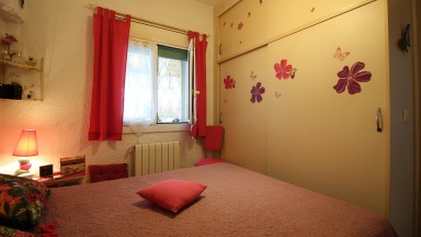 Casa en venda, zona Els Grecs amb 4 dormitoris i 3 banys.