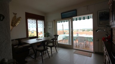 Casa en venda, zona Els Grecs amb 4 dormitoris i 3 banys.