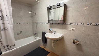 House in the village of Cabanelles of 1 room, with air conditioning, furnished and equipped with electric vehicles.