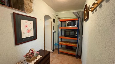 House in the village of Cabanelles of 1 room, with air conditioning, furnished and equipped with electric vehicles.