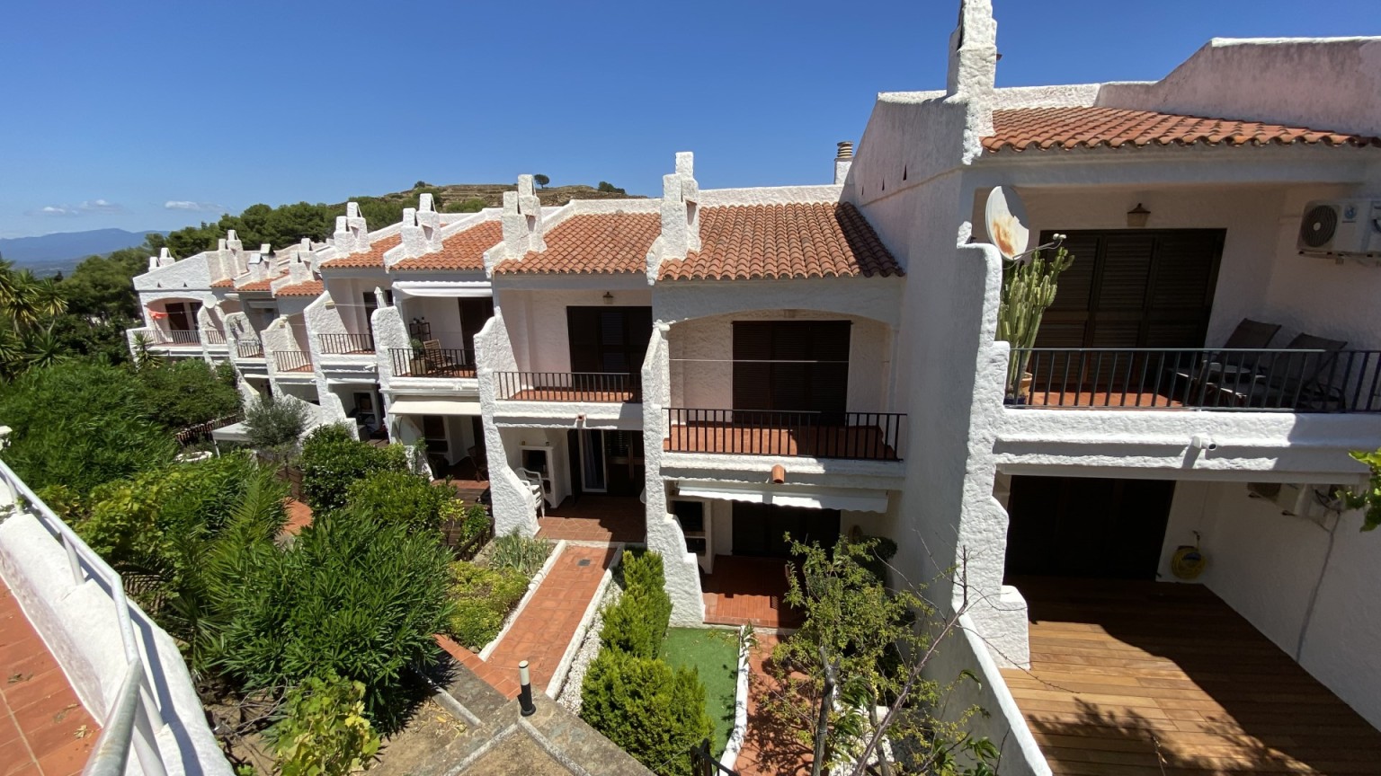 Casa amb LLICENCIA TURISTICA al Puig Rom, amb piscina comunitària. 