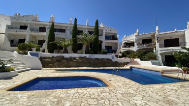 Casa amb LLICENCIA TURISTICA al Puig Rom, amb piscina comunitària. 
