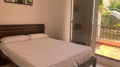 Casa amb LLICENCIA TURISTICA al Puig Rom, amb piscina comunitària. 