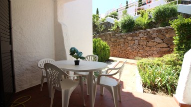 Casa amb LLICENCIA TURISTICA al Puig Rom, amb piscina comunitària. 