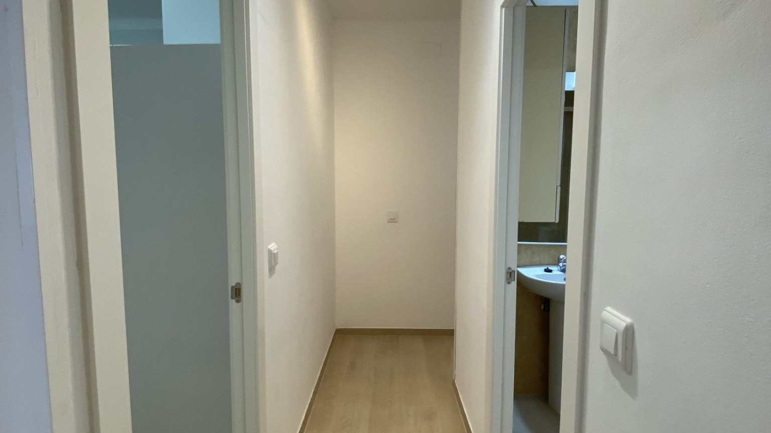 Piso en alquiler, en el centro de Roses, con tres dormitorios. 