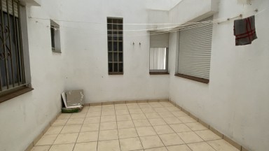 Piso en alquiler, en el centro de Roses, con tres dormitorios. 