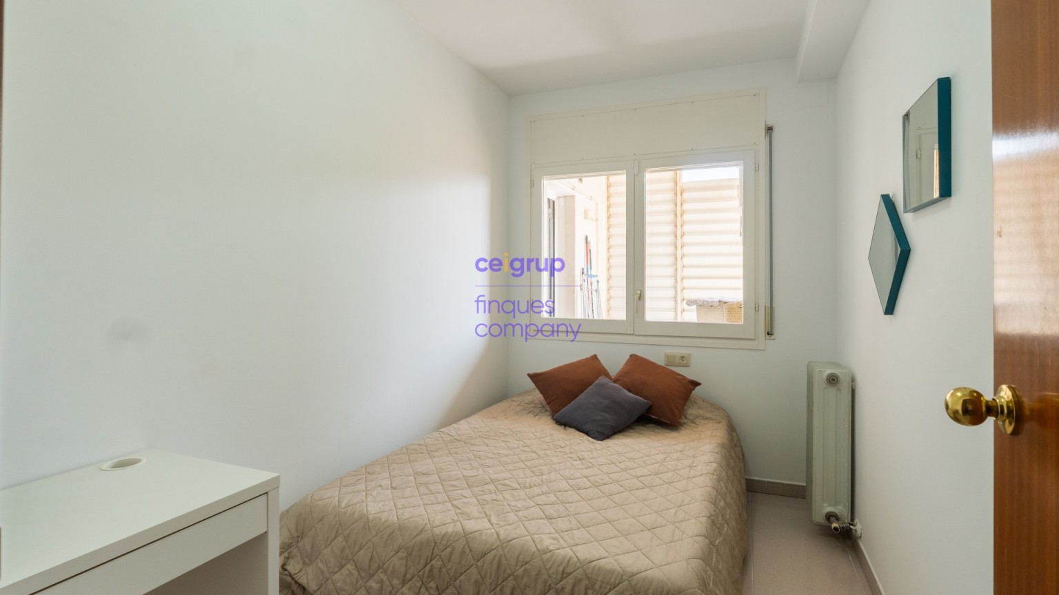 Apartment for sale in Salt with parking