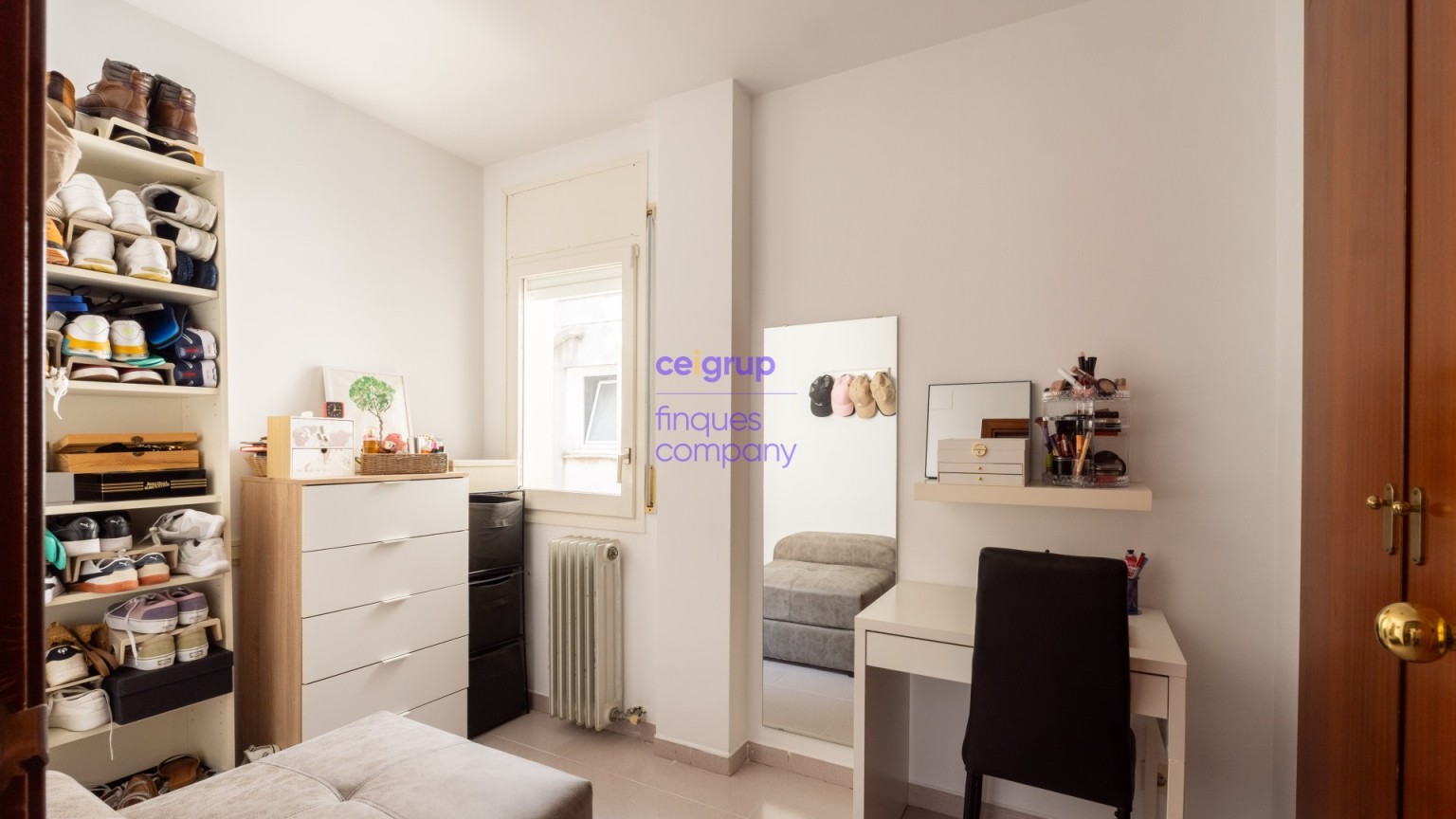 Apartment for sale in Salt with parking