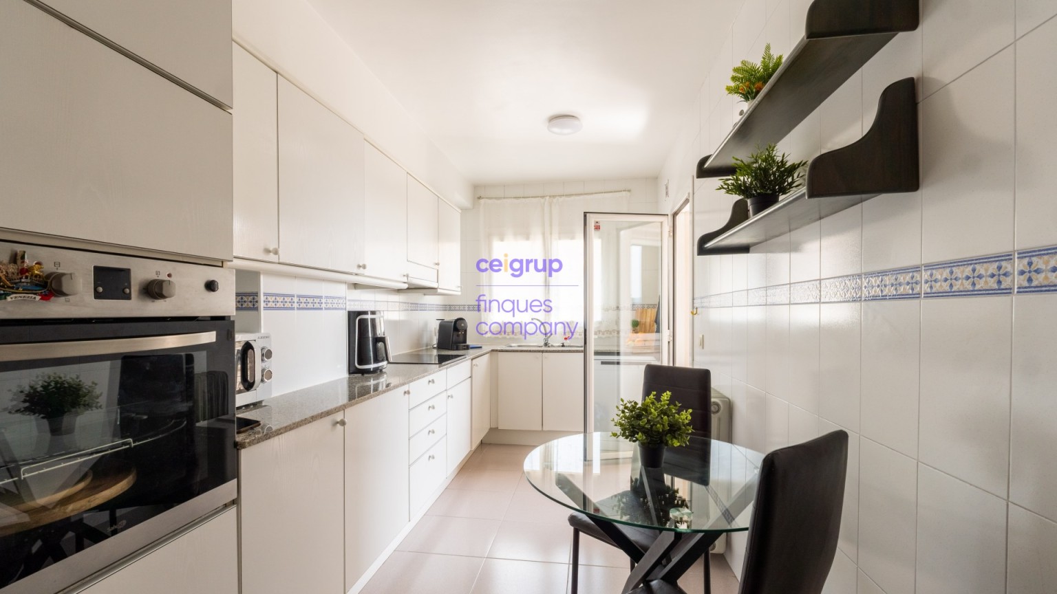 Apartment for sale in Salt with parking
