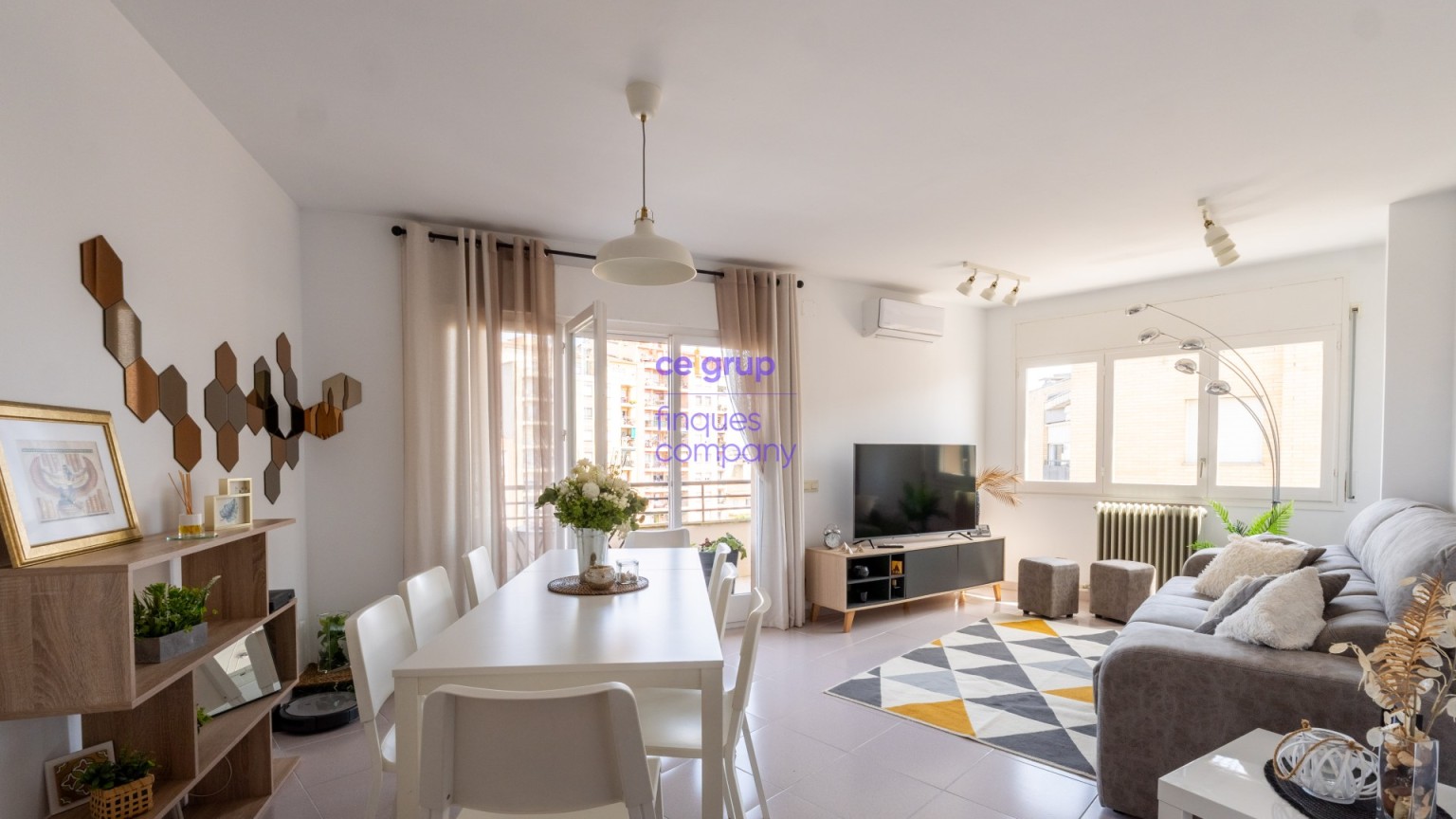 Apartment for sale in Salt with parking