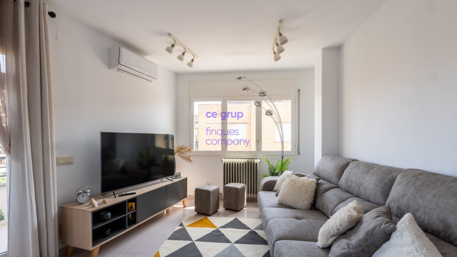 Apartment for sale in Salt with parking