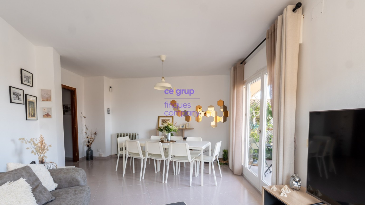 Apartment for sale in Salt with parking