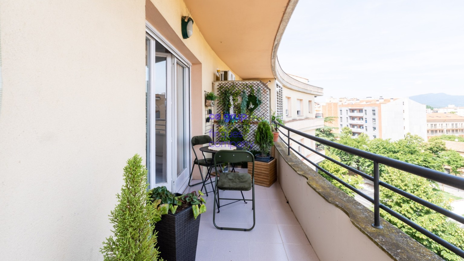 Apartment for sale in Salt with parking