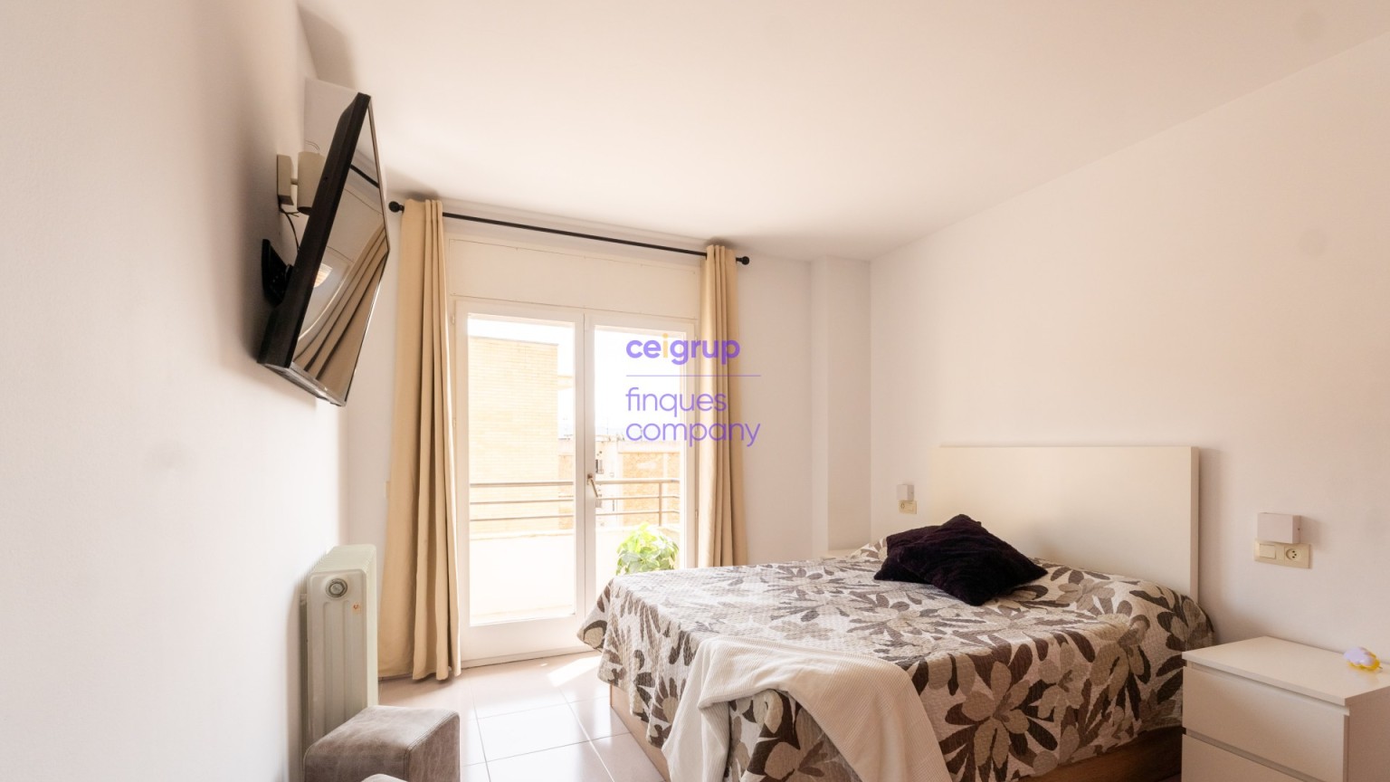 Apartment for sale in Salt with parking