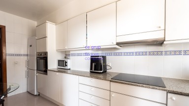 Apartment for sale in Salt with parking