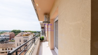 Apartment for sale in Salt with parking