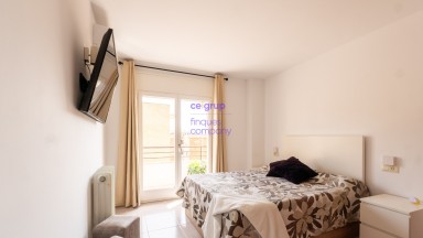Apartment for sale in Salt with parking