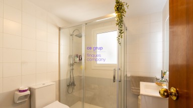 Apartment for sale in Salt with parking