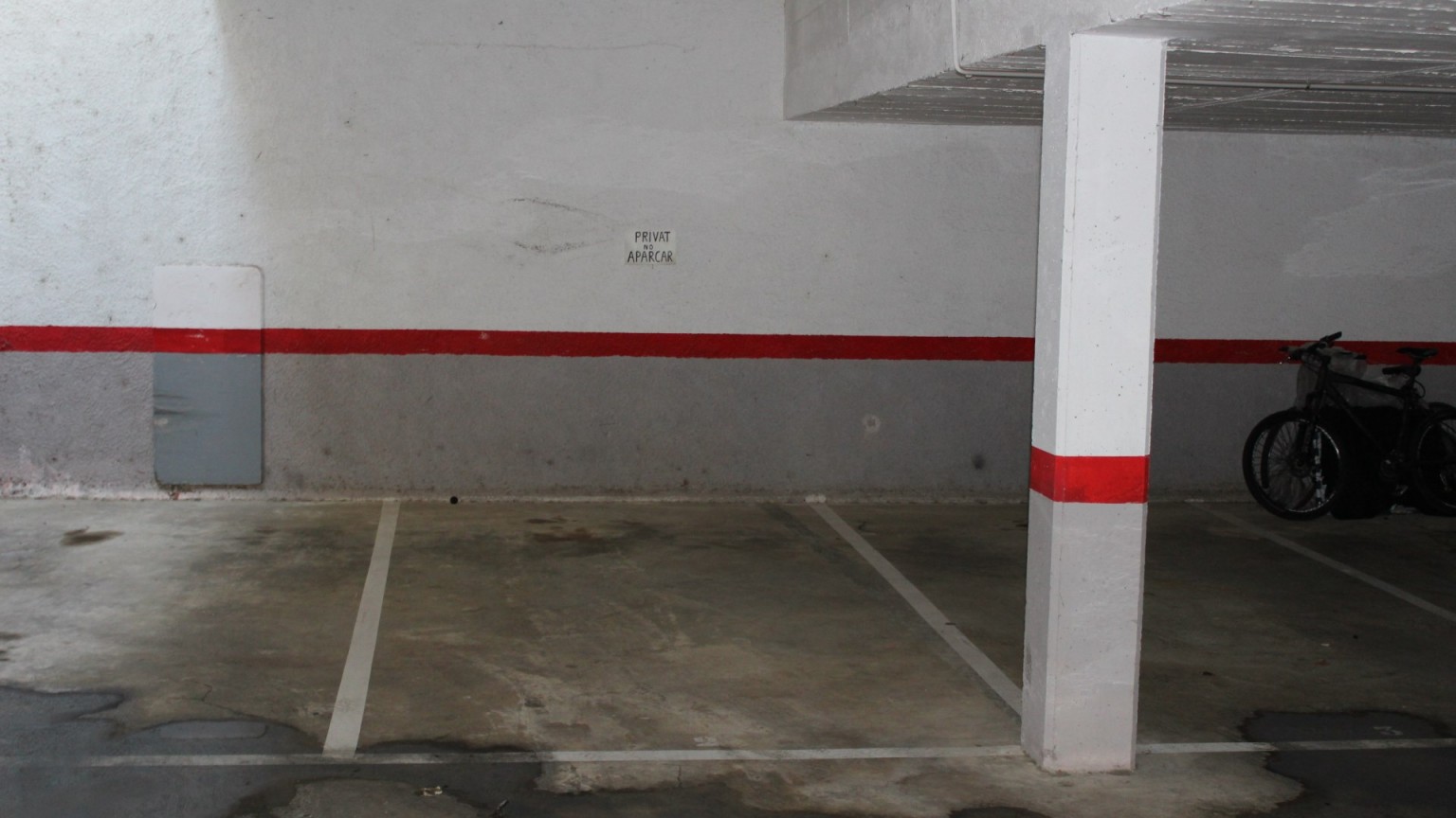 Parking place for sale in a communal building