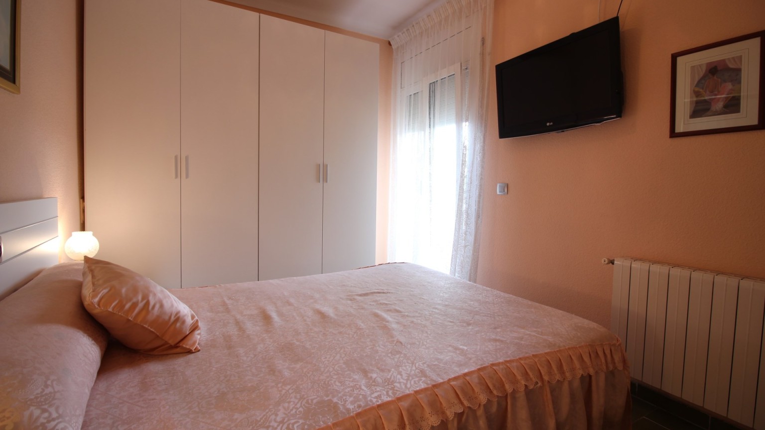 Appartement central à Roses, avec 4 chambres, 2 salles de bains, ascenseur.