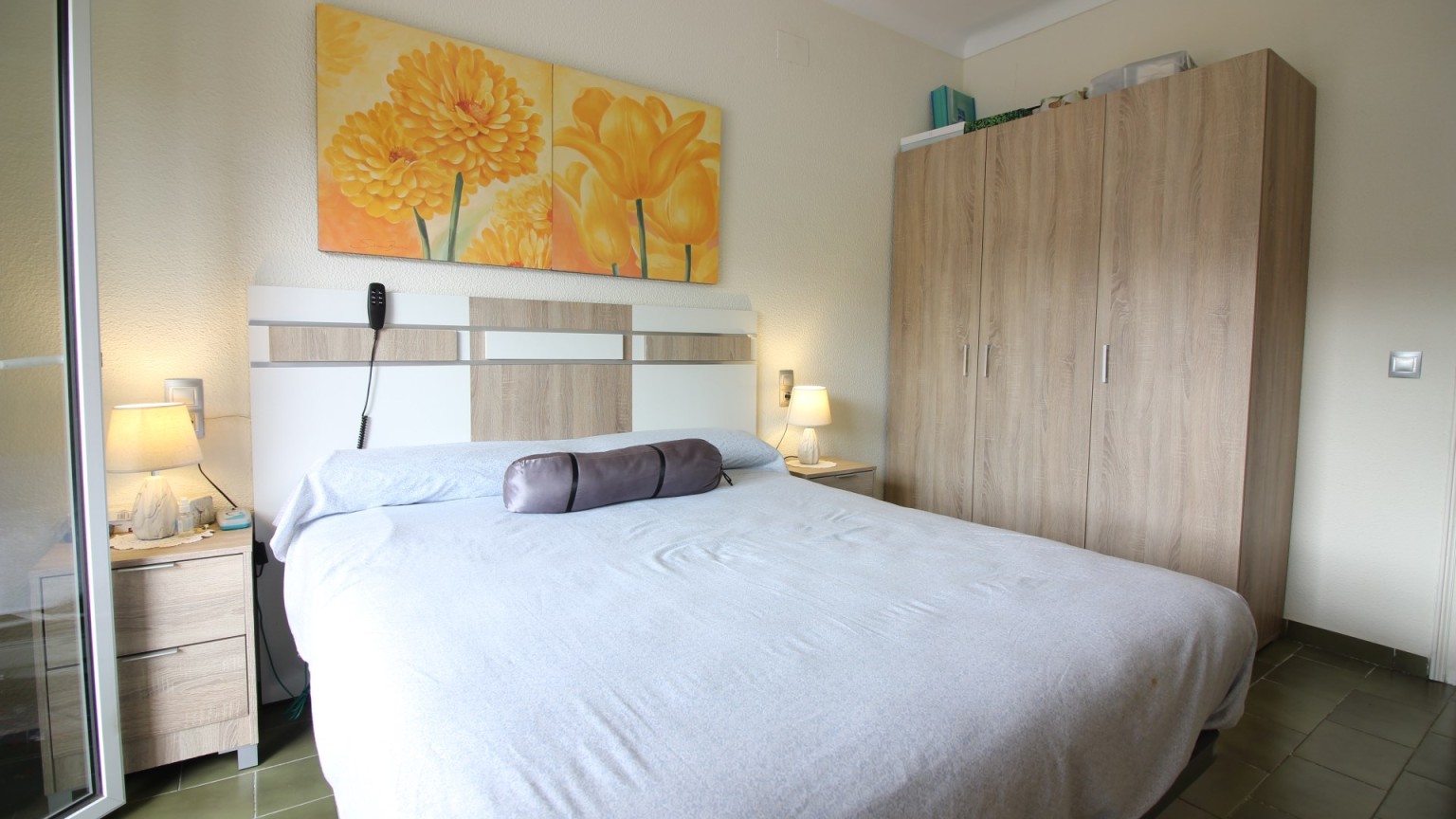 Appartement central à Roses, avec 4 chambres, 2 salles de bains, ascenseur.