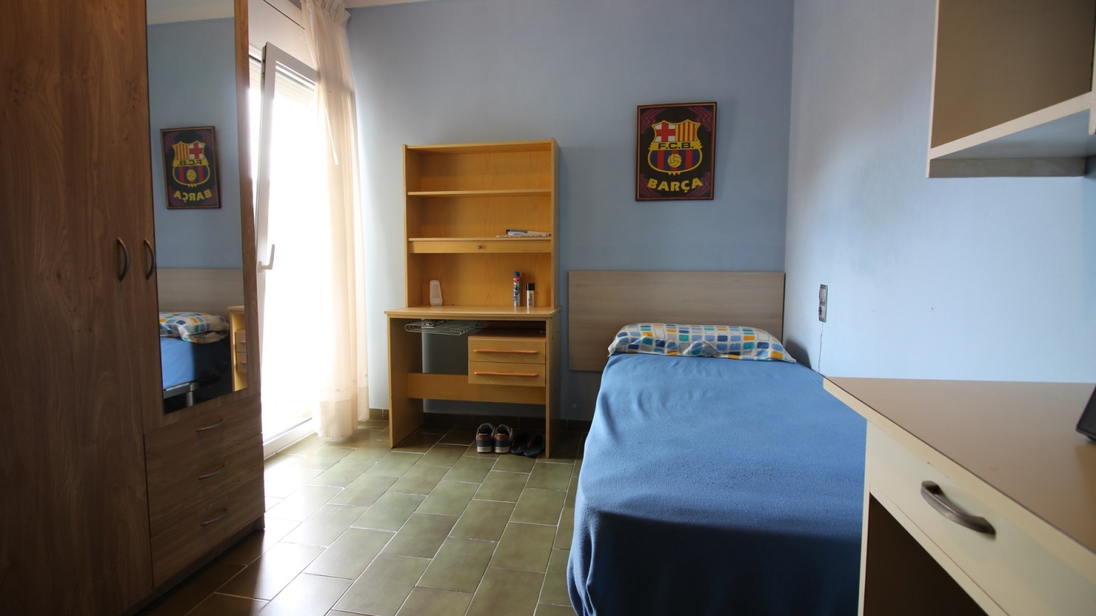 Appartement central à Roses, avec 4 chambres, 2 salles de bains, ascenseur.
