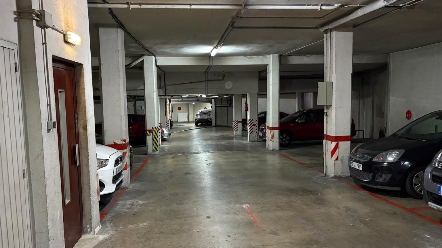 Parking space of 9m2