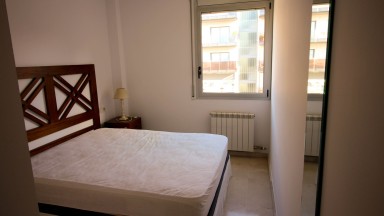 Flat for rent in the south of Girona with communal pool and parking.